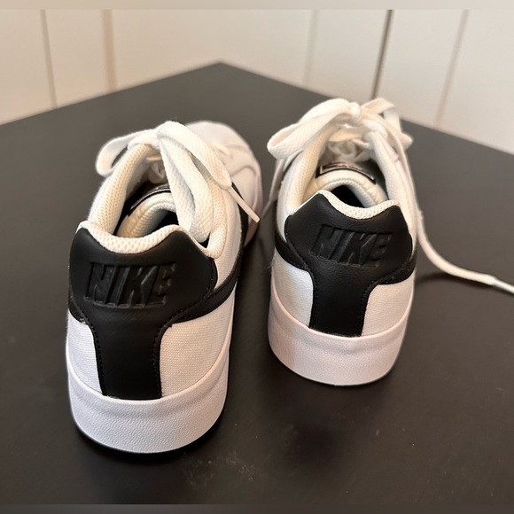 Nike Court Royale AC Canvas Shoe - Picture 7 of 10